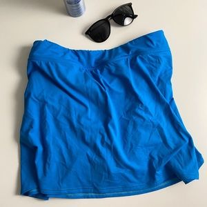 Like new Lands’ End bright blue swim mini sz 18